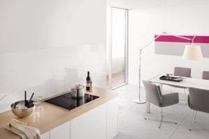 ミーレの新IHクッカーは、常識破りの実力者