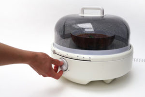 コロコロどこまでも付いてくる、移動型電子レンジ