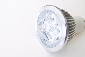 LED照明は「寿命が来たあとも点灯する」って本当？