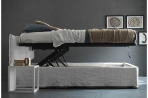 ベッド下ではなく「ベッド中」に収納できる「lORCA CHIC BED」